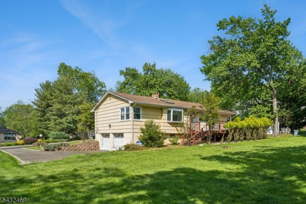 12 Clover Ct, Cedar Grove Twp., NJ 07009
