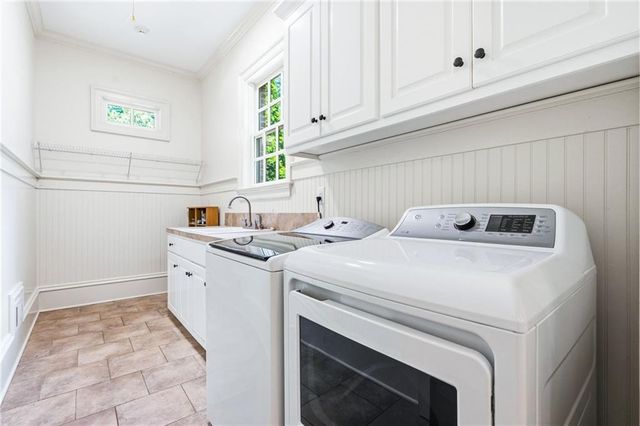 542 N St Marys Lane NW, Marietta, GA 30064