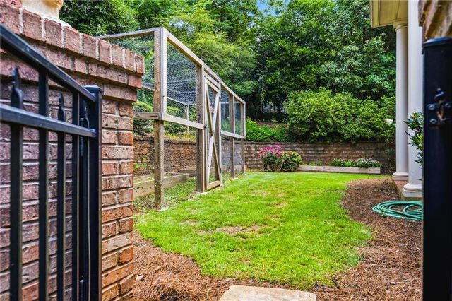 542 N St Marys Lane NW, Marietta, GA 30064