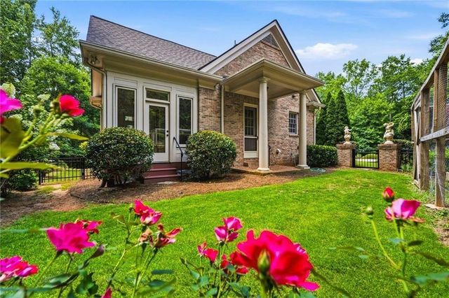 542 N Saint Marys Lane NW, Marietta, GA 30064