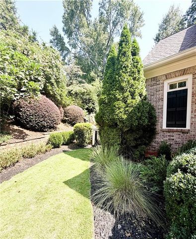 542 N Saint Marys Lane NW, Marietta, GA 30064