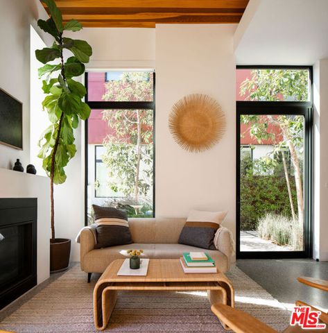 1329 California Avenue 102, Santa Monica, CA 90403