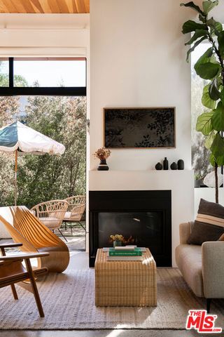1329 California Avenue 102, Santa Monica, CA 90403
