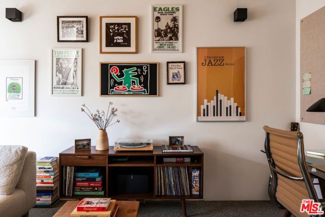 1329 California Avenue 102, Santa Monica, CA 90403
