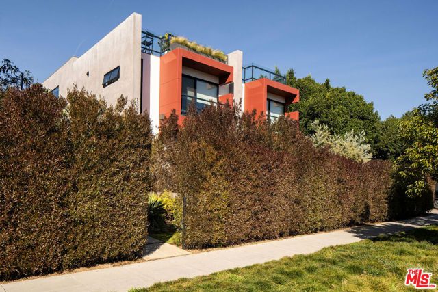 1329 California Avenue 102, Santa Monica, CA 90403