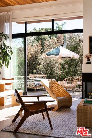 1329 California Avenue 102, Santa Monica, CA 90403