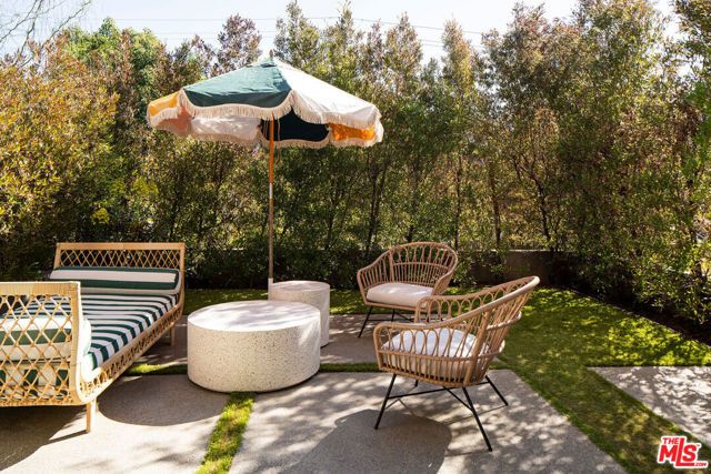 1329 California Avenue 102, Santa Monica, CA 90403