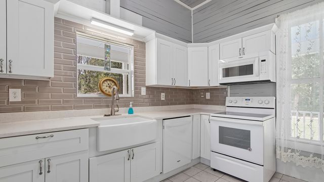 510 Railroad Avenue, Defuniak Springs, FL 32433