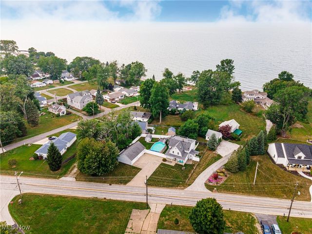 6873 Lake Road, Madison, OH 44057