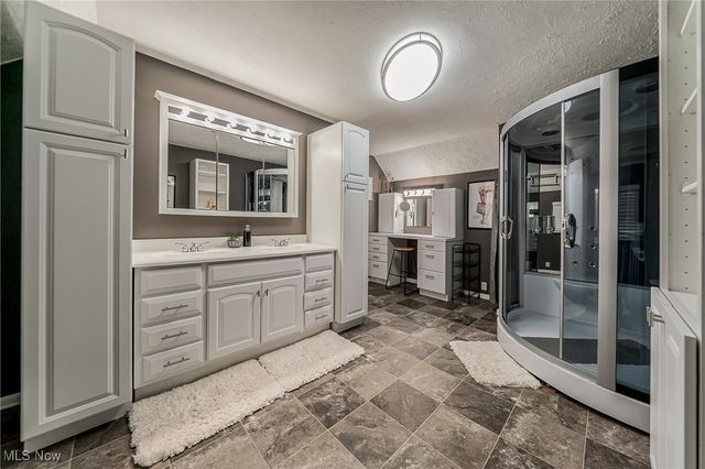 6873 Lake Road, Madison, OH 44057