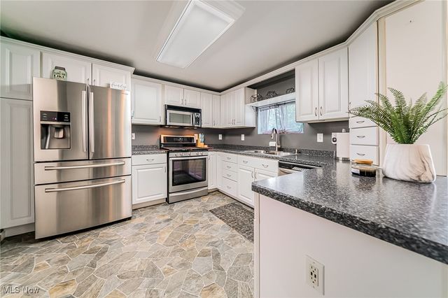 6873 Lake Road, Madison, OH 44057