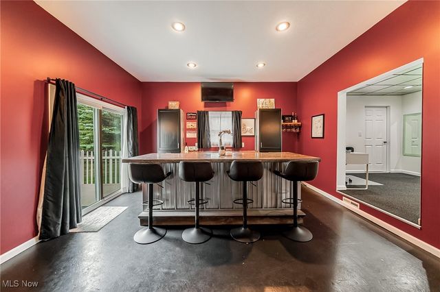 6873 Lake Road, Madison, OH 44057