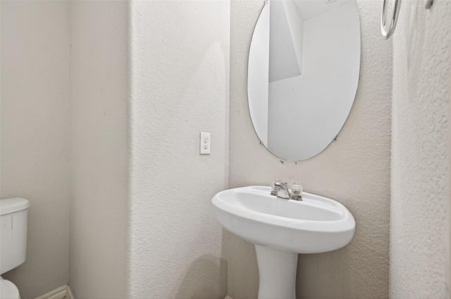 1326 Seagler Pond Lane, Houston, TX 77073