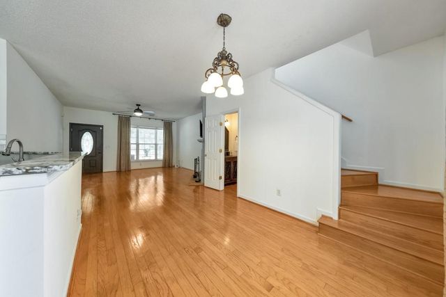 1051 Dunedin Trail, Woodstock, GA 30188