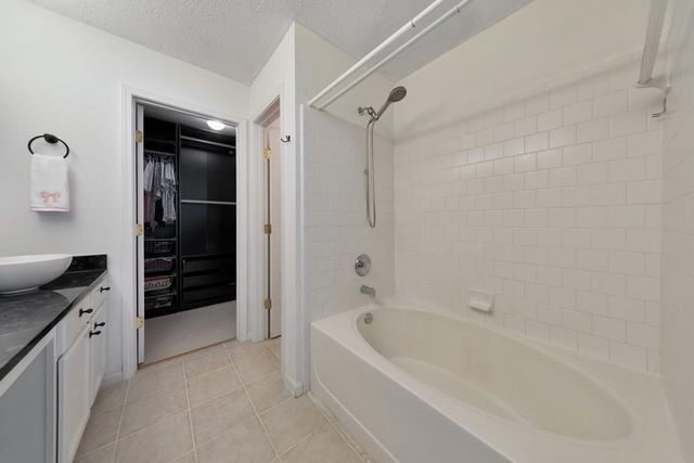 1051 Dunedin Trail, Woodstock, GA 30188
