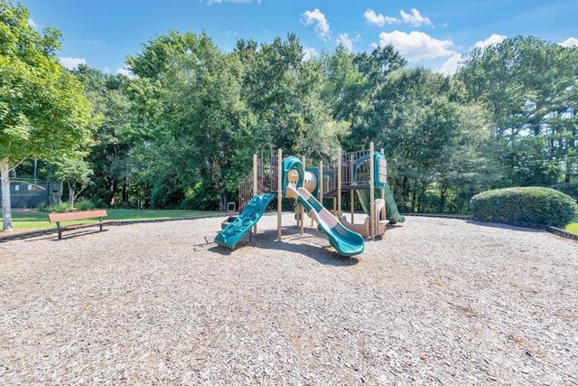 1051 Dunedin Trail, Woodstock, GA 30188