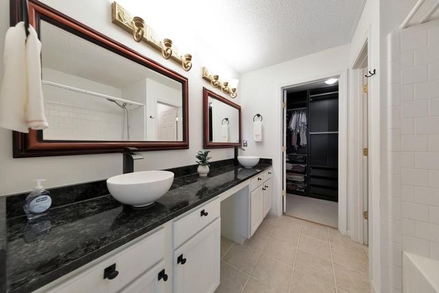 1051 Dunedin Trail, Woodstock, GA 30188
