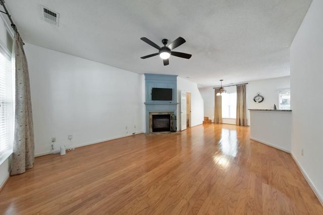 1051 Dunedin Trail, Woodstock, GA 30188