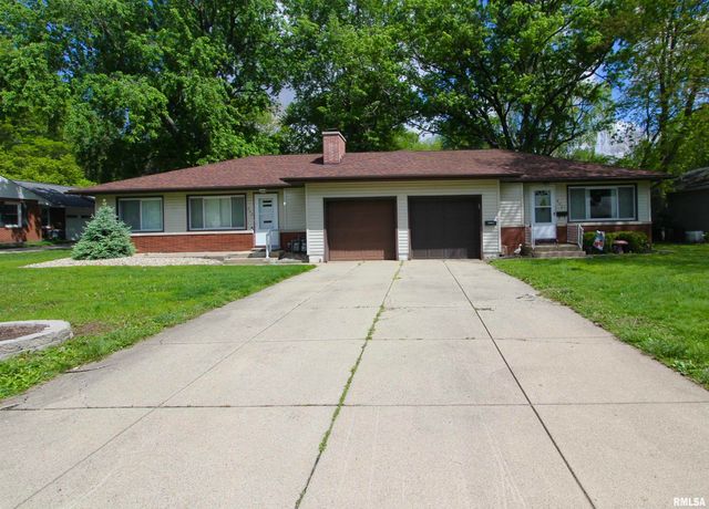 802 CRESTVIEW Drive, Washington, IL 61571