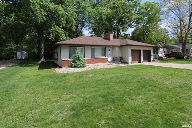 802 CRESTVIEW Drive, Washington, IL 61571
