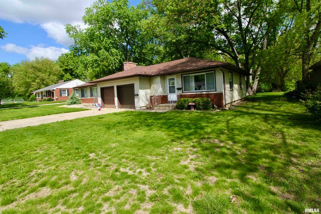 802 CRESTVIEW Drive, Washington, IL 61571