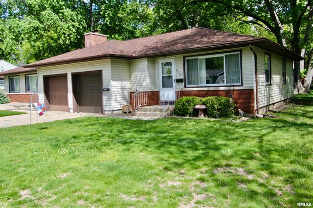 802 CRESTVIEW Drive, Washington, IL 61571