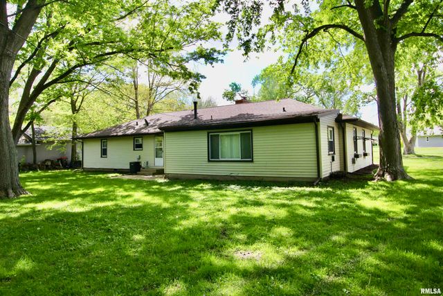 802 CRESTVIEW Drive, Washington, IL 61571