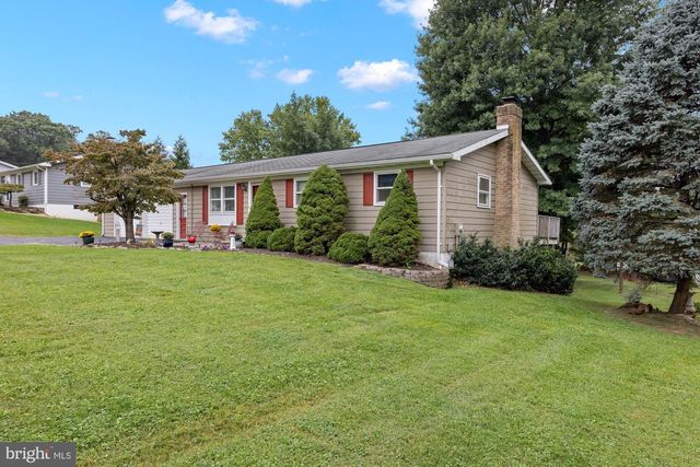4851 BLUE HILL RD, Glenville, PA 17329