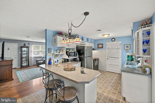 4851 BLUE HILL RD, Glenville, PA 17329
