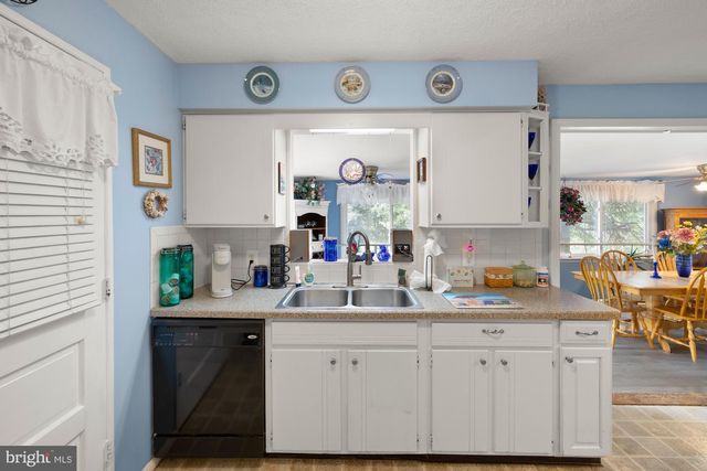 4851 BLUE HILL RD, Glenville, PA 17329