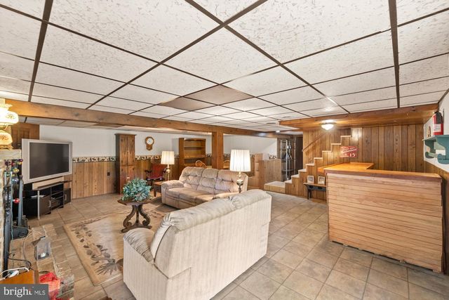 4851 BLUE HILL RD, Glenville, PA 17329