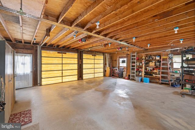 4851 BLUE HILL RD, Glenville, PA 17329