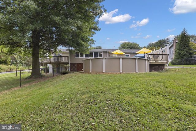 4851 BLUE HILL RD, Glenville, PA 17329