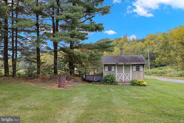 4851 BLUE HILL RD, Glenville, PA 17329