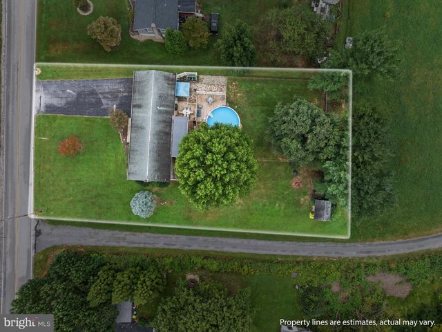 4851 BLUE HILL RD, Glenville, PA 17329