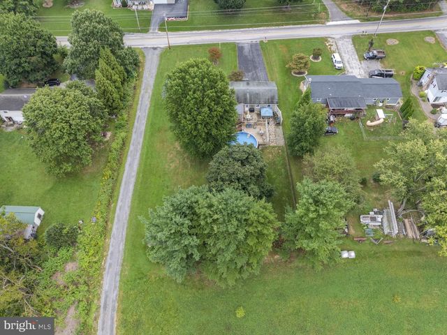 4851 BLUE HILL RD, Glenville, PA 17329