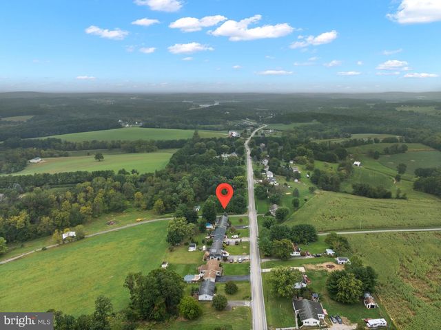 4851 BLUE HILL RD, Glenville, PA 17329