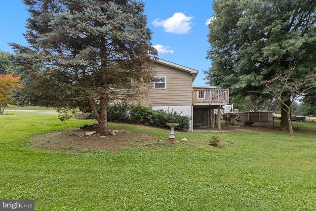 4851 BLUE HILL RD, Glenville, PA 17329