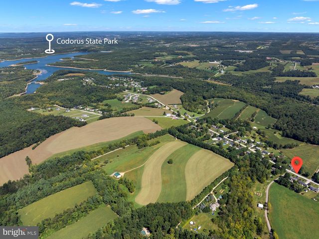 4851 BLUE HILL RD, Glenville, PA 17329