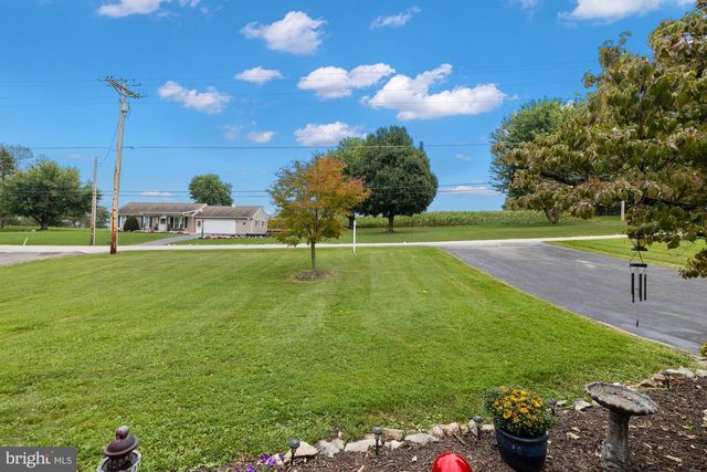 4851 BLUE HILL RD, Glenville, PA 17329