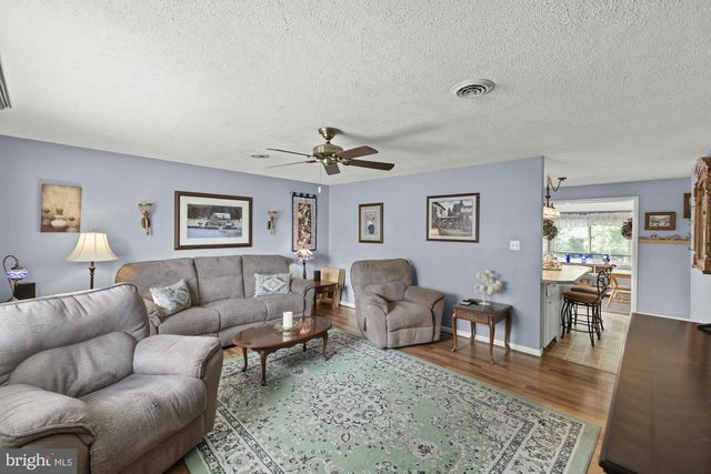 4851 BLUE HILL RD, Glenville, PA 17329