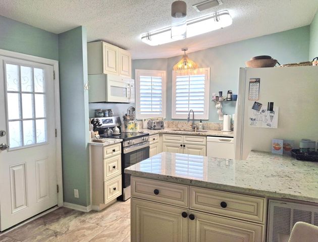 8478 Schefflera Court, Port St. Lucie, Port St Lucie, FL 34952