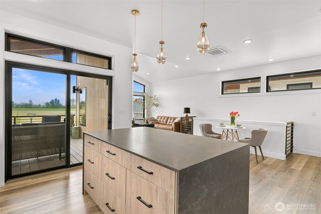 222 Skipping Stone Loop, Lynden, WA 98264