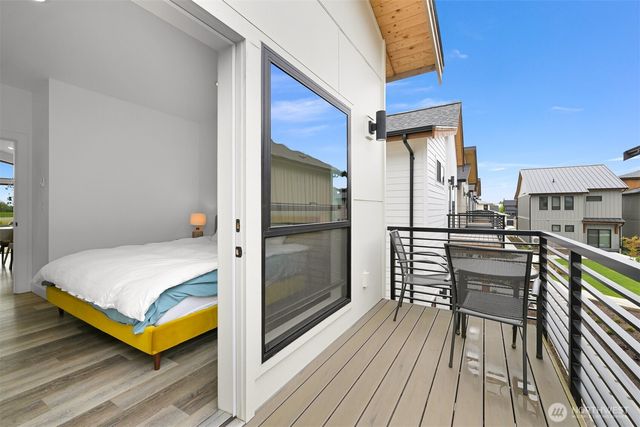 222 Skipping Stone Loop, Lynden, WA 98264