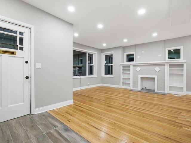 8011 S Dante Avenue, Chicago, IL 60619