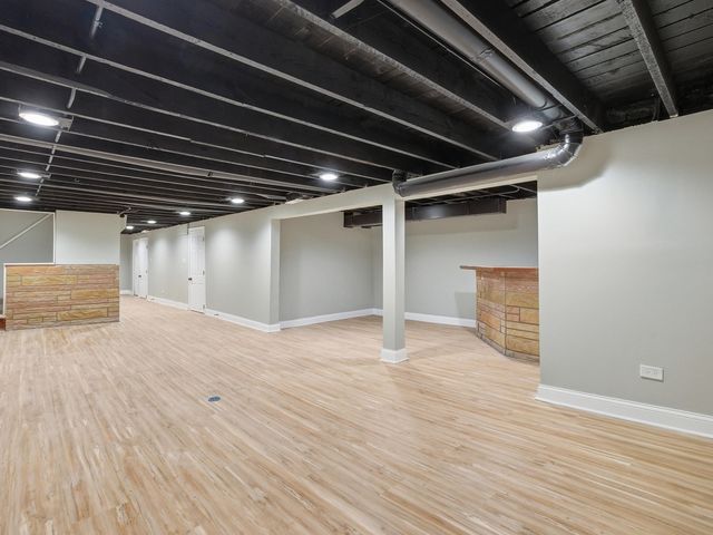 8011 S Dante Avenue, Chicago, IL 60619