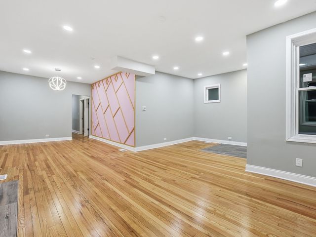 8011 S Dante Avenue, Chicago, IL 60619