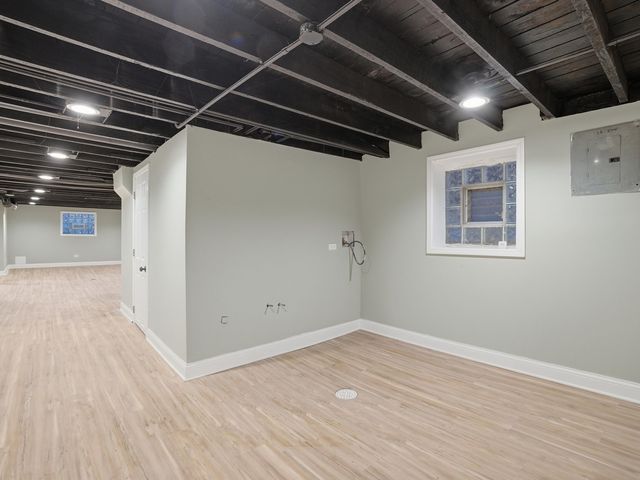 8011 S Dante Avenue, Chicago, IL 60619