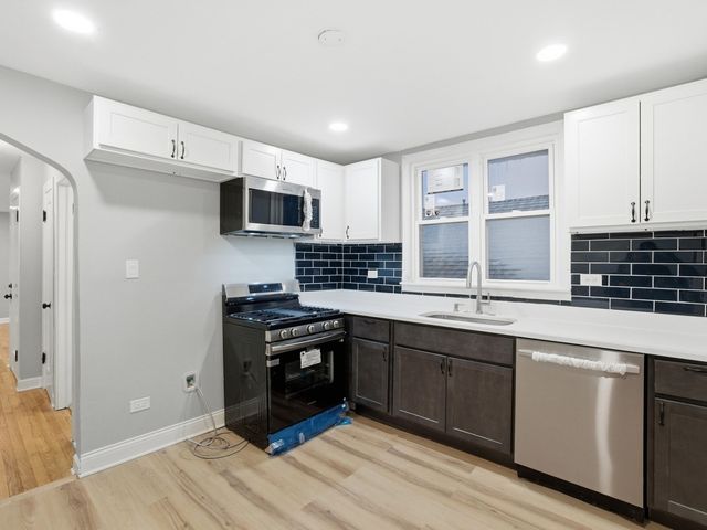 8011 S Dante Avenue, Chicago, IL 60619