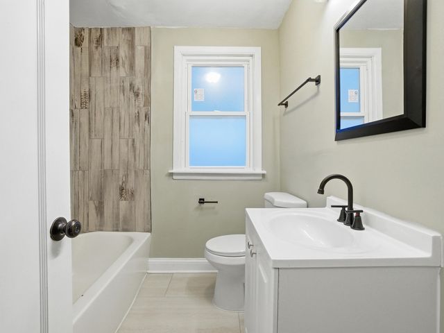 8011 S Dante Avenue, Chicago, IL 60619